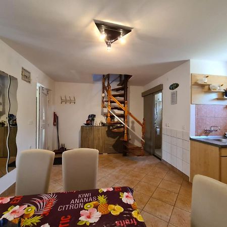 Apartments Tuka Near The Beach Vir Luaran gambar