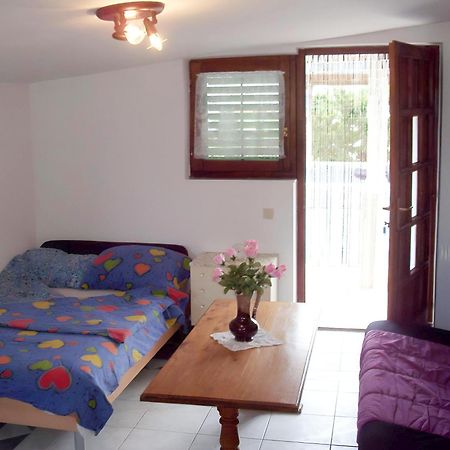 Apartments Tuka Near The Beach Vir Luaran gambar