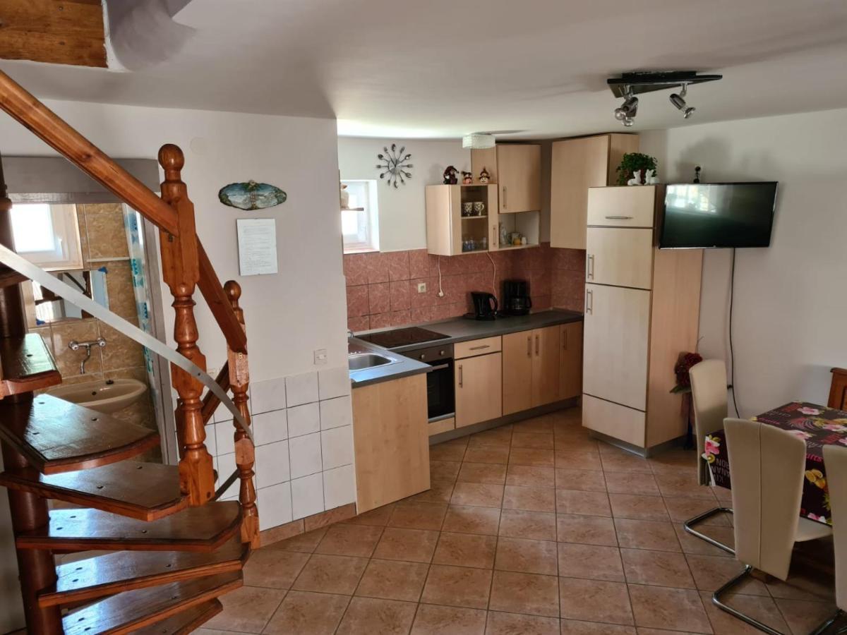 Apartments Tuka Near The Beach Vir Luaran gambar