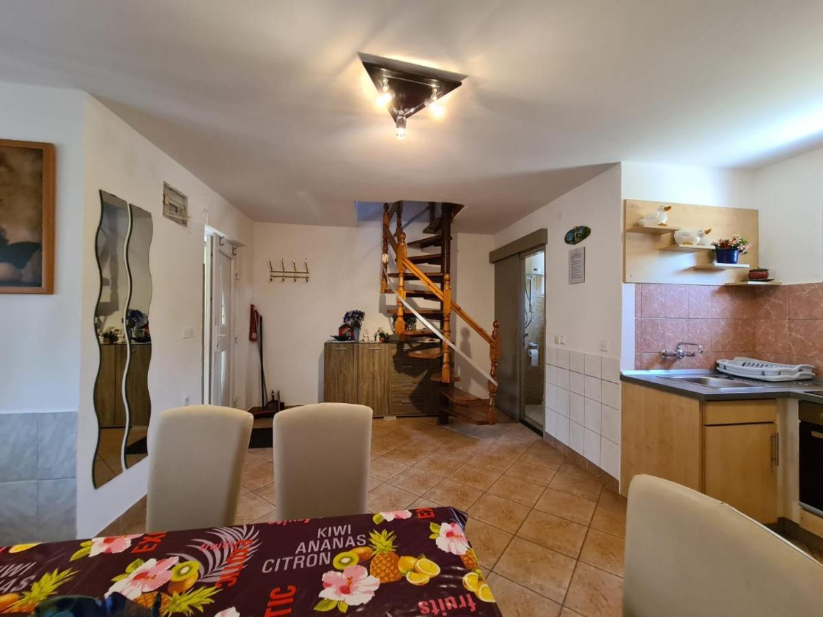 Apartments Tuka Near The Beach Vir Luaran gambar