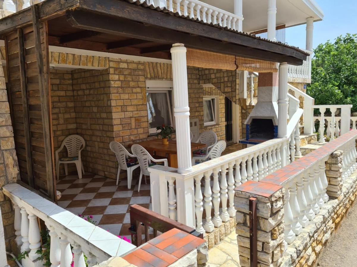 Apartments Tuka Near The Beach Vir Luaran gambar